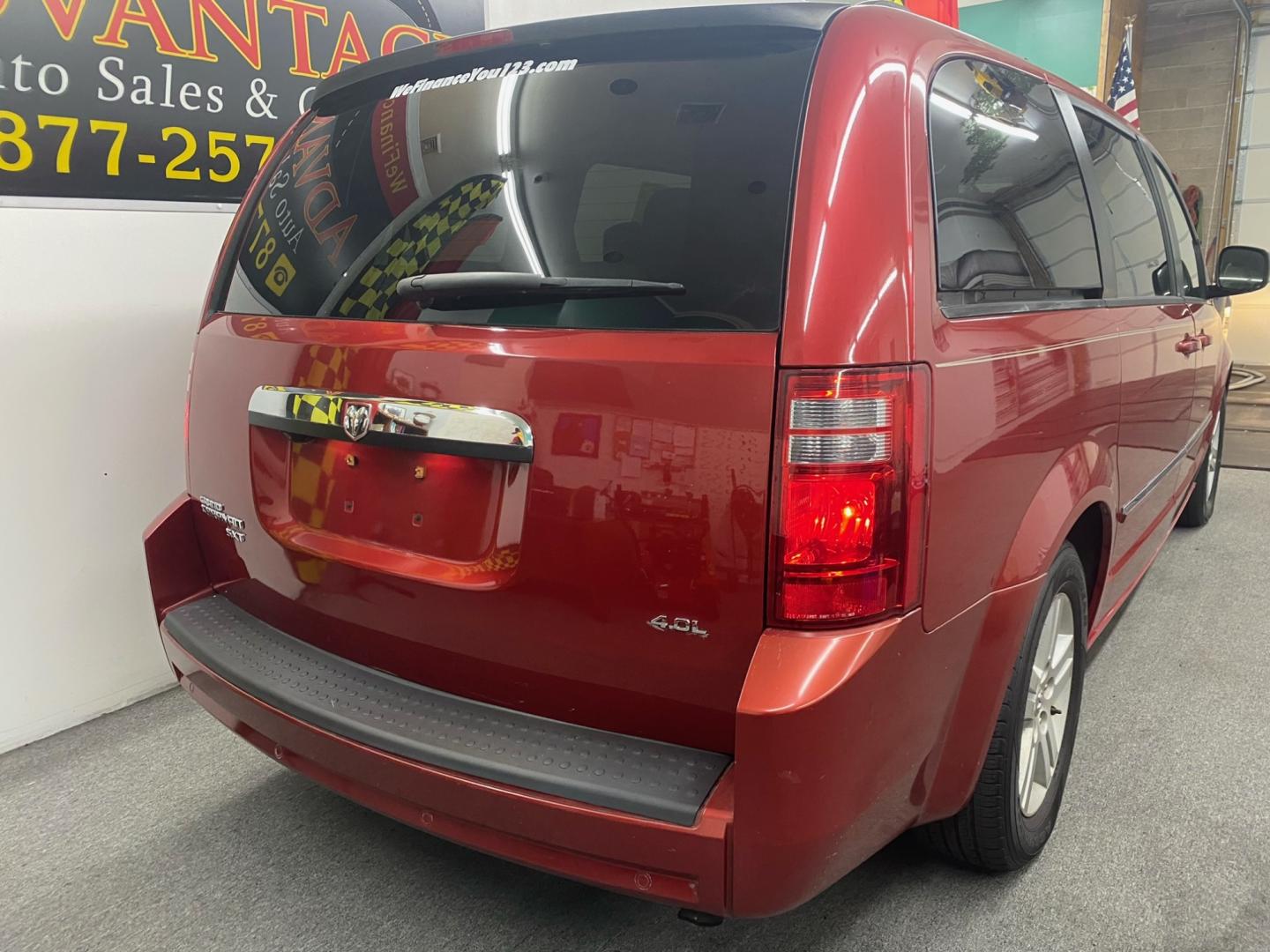 2008 RED /Tan Dodge Caravan (2D8HN54X08R) , located at 533 S West End Blvd., Quakertown, PA, 18951, (877) 257-4995, 40.343994, -75.303604 - Photo#3